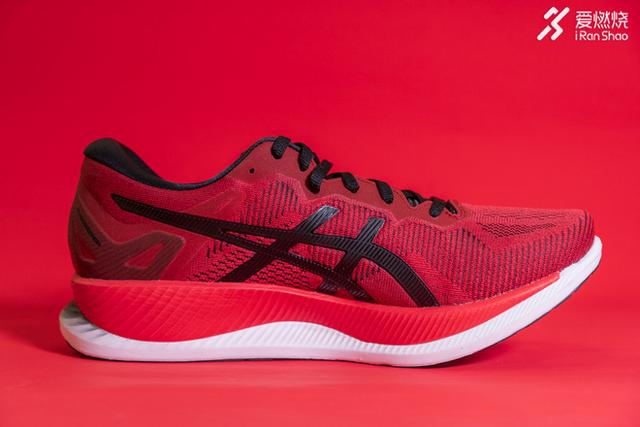 評測 | 一雙滿(mǎn)足大眾跑者所有期待的跑鞋ASICS GLIDERIDE