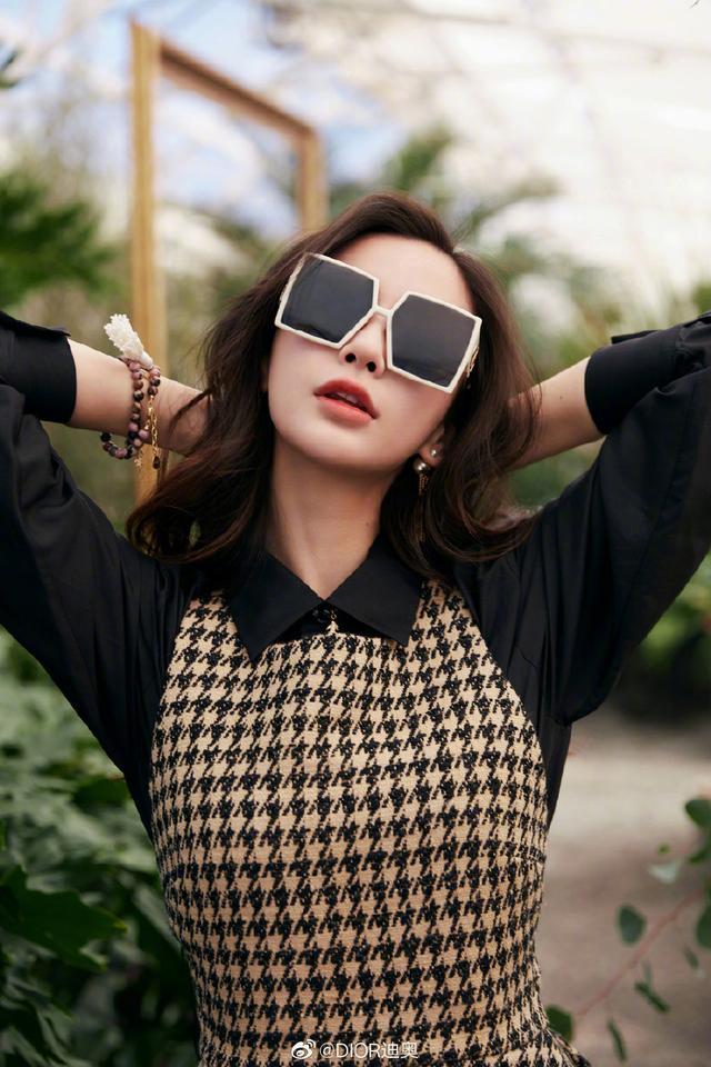 個(gè)性知足！Angelababy、袁冰妍大愛(ài)DIOR迪奧30MONTAIGNE太陽(yáng)鏡
