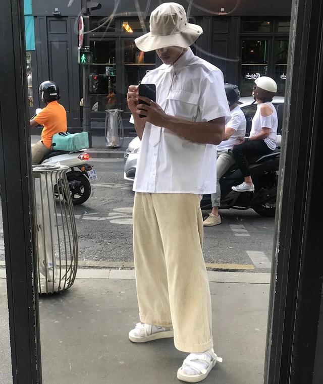 短袖襯衫是時(shí)尚界的“黑洞”單品？3種穿搭告訴你，怎么穿最時(shí)尚