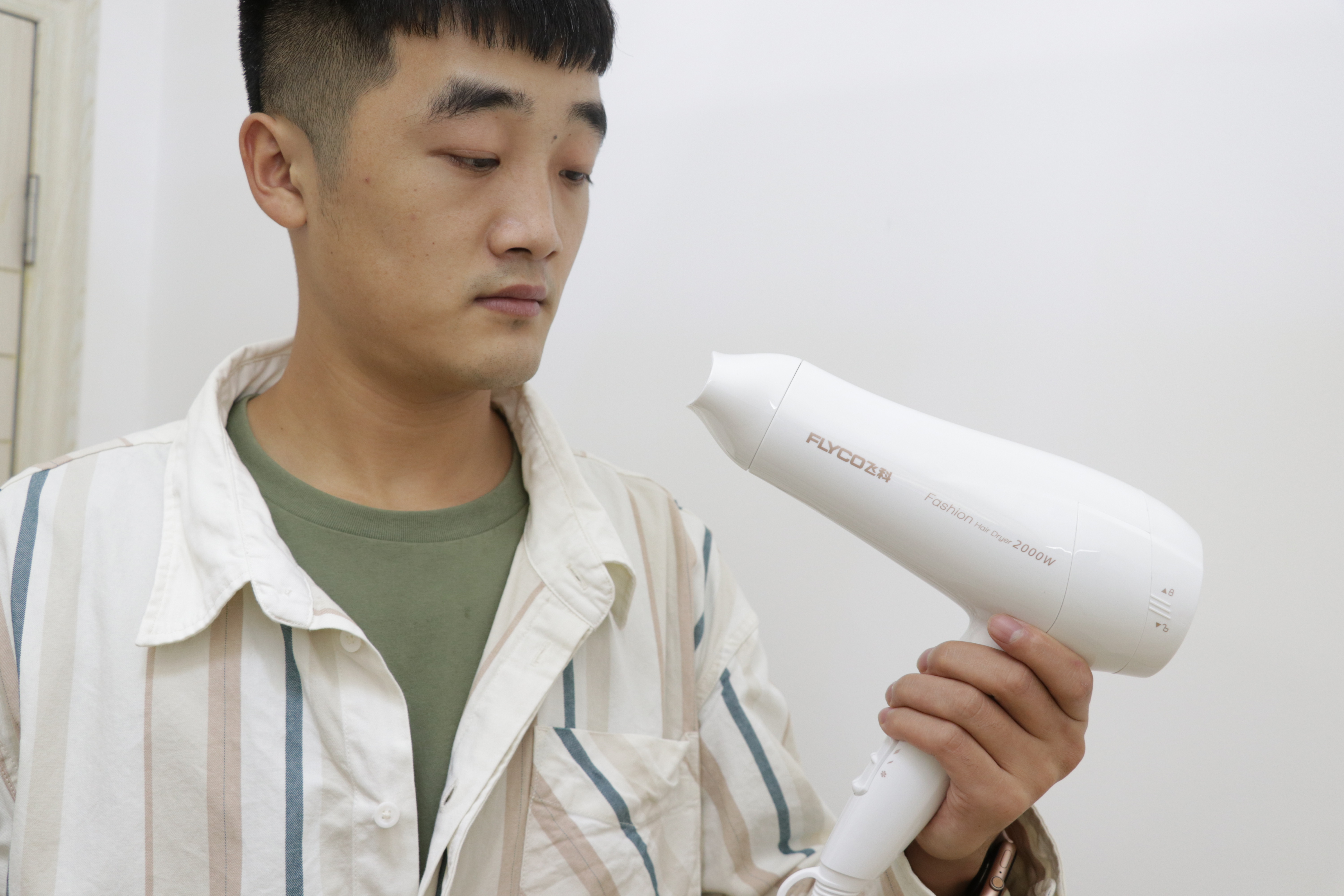 體驗飛科電吹風(fēng)，6檔變速控溫+2000W大功率：價(jià)格太感人