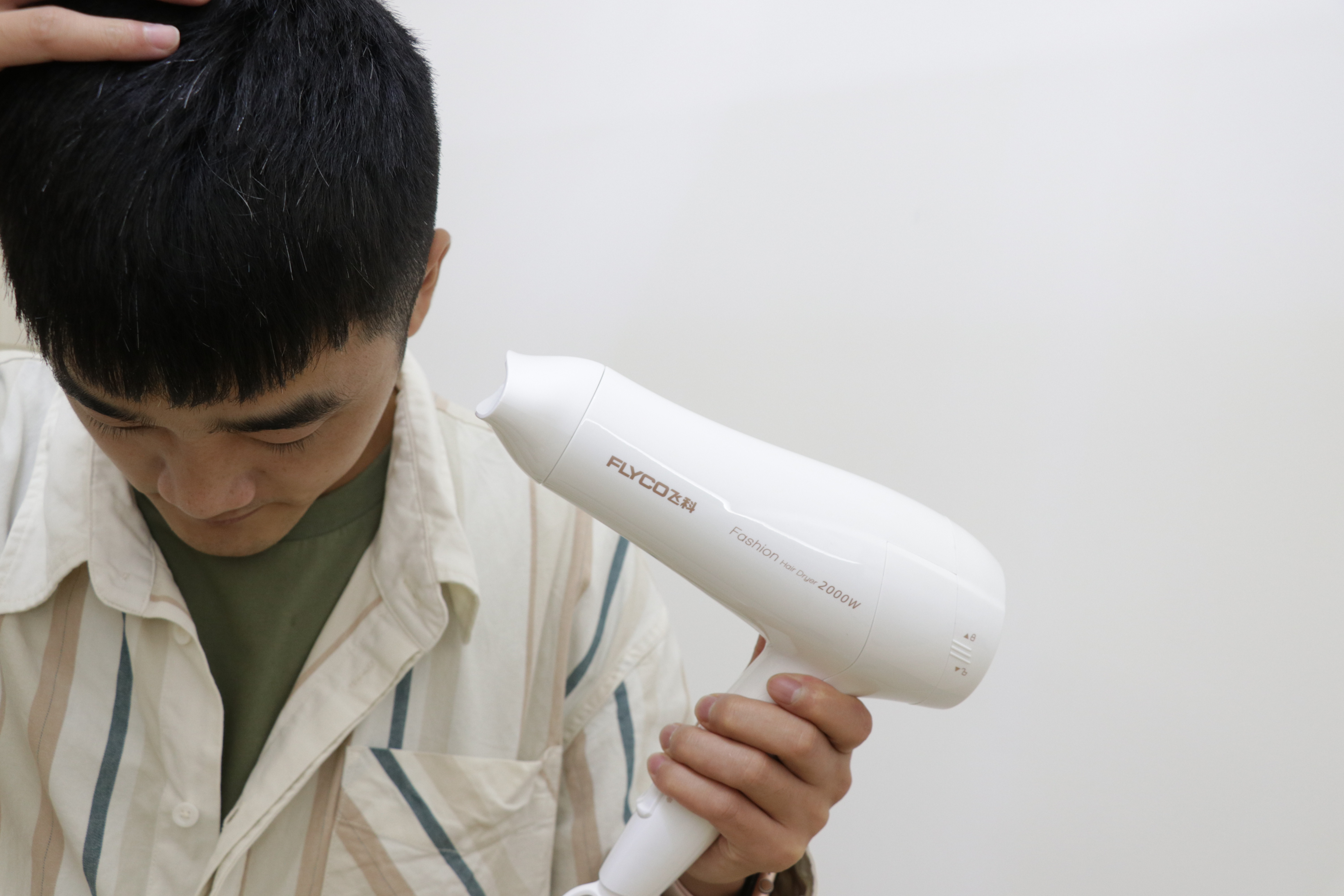 體驗飛科電吹風(fēng)，6檔變速控溫+2000W大功率：價(jià)格太感人