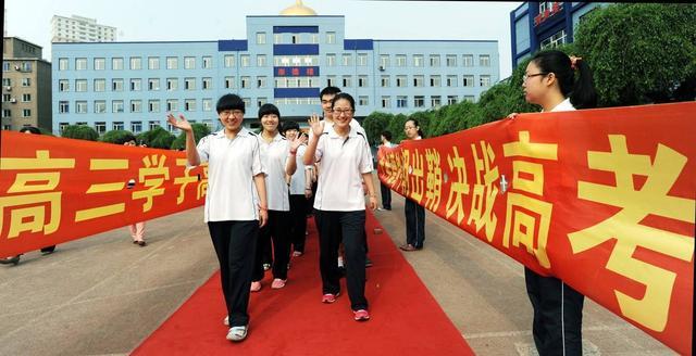 大學(xué)就業(yè)前景最看好的十大專(zhuān)業(yè)，土木工程第一，計算機專(zhuān)業(yè)僅第五