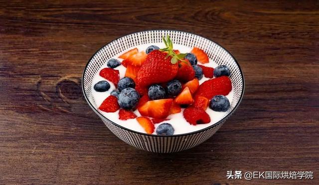 別扔！用不完的淡奶油，還能做這7款小甜品