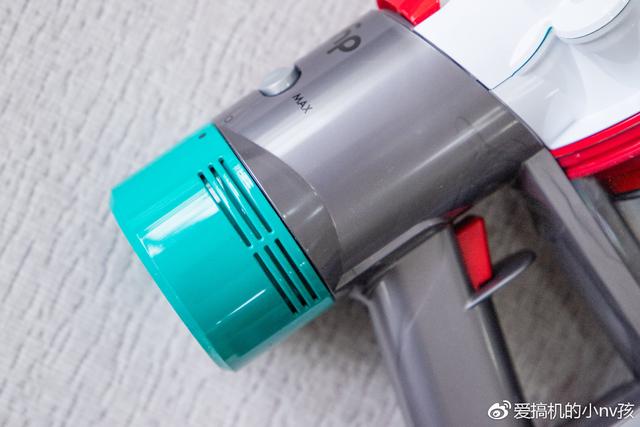 我又向高品質(zhì)生活邁進(jìn)了一步！戴森V7 Mattress除螨儀手持吸塵器
