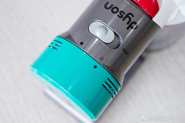 我又向高品質(zhì)生活邁進(jìn)了一步！戴森V7 Mattress除螨儀手持吸塵器