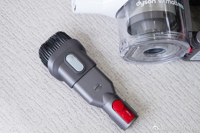 我又向高品質(zhì)生活邁進(jìn)了一步！戴森V7 Mattress除螨儀手持吸塵器