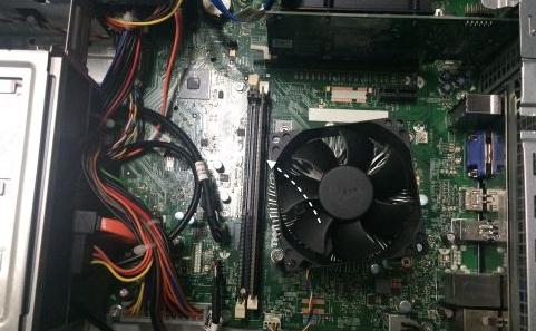 電腦黑屏主機開(kāi)不了機怎么辦