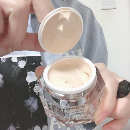 安美粉底霜怎么樣好用嗎，推薦安美金蓋粉底霜(細膩無(wú)暇奶油肌)